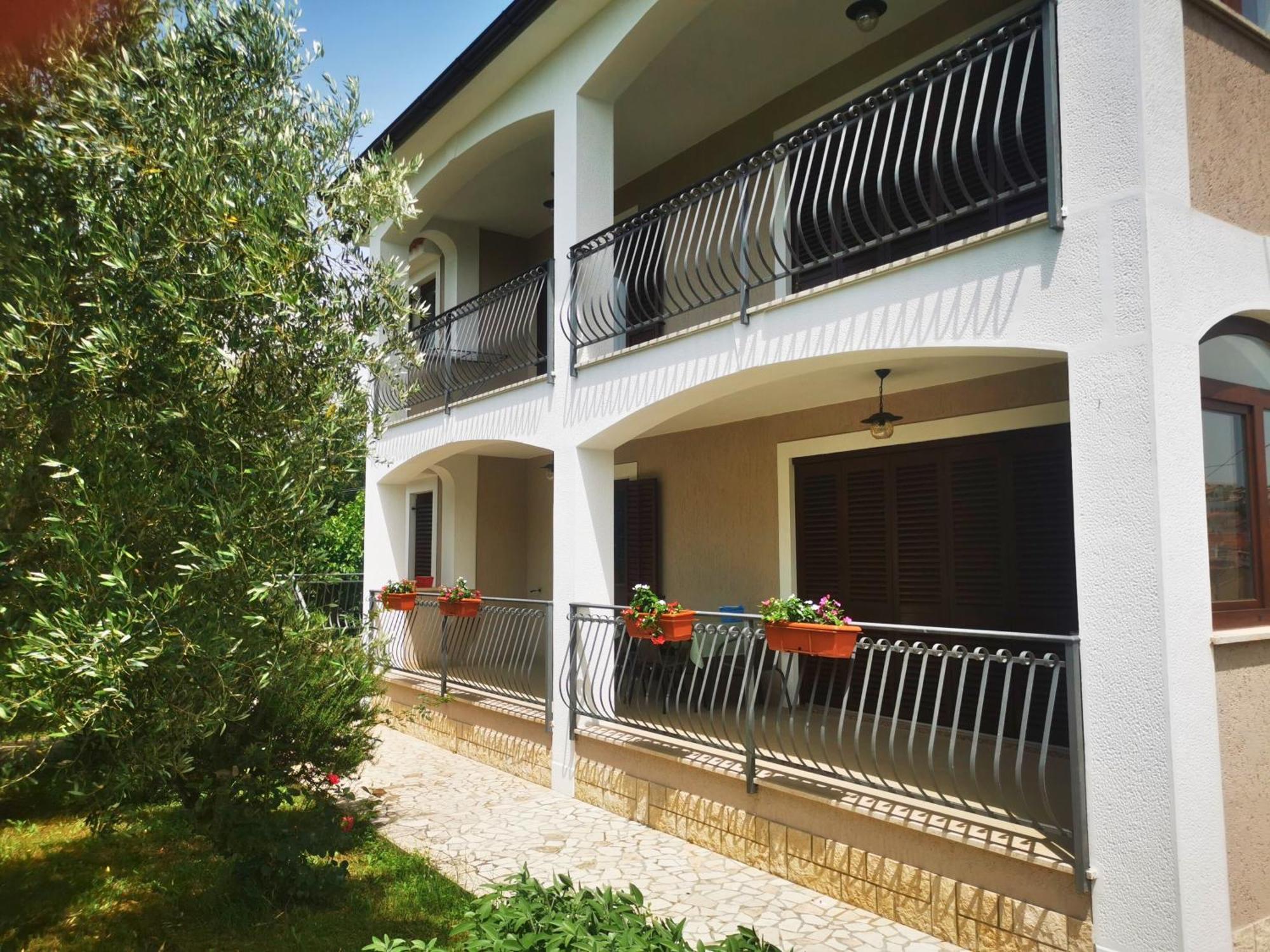 Garden Apartment Maria Vrsar Exterior photo